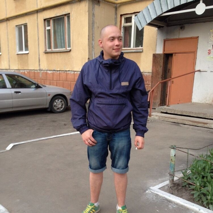  ,   Alexandre, 32 ,   