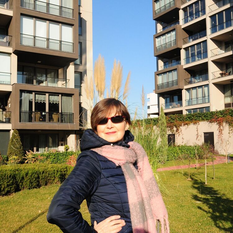  22095963  Elena, 62 ,    
