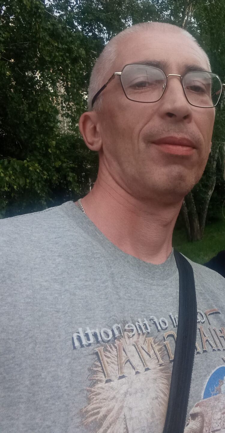  52811303  , 49 ,    