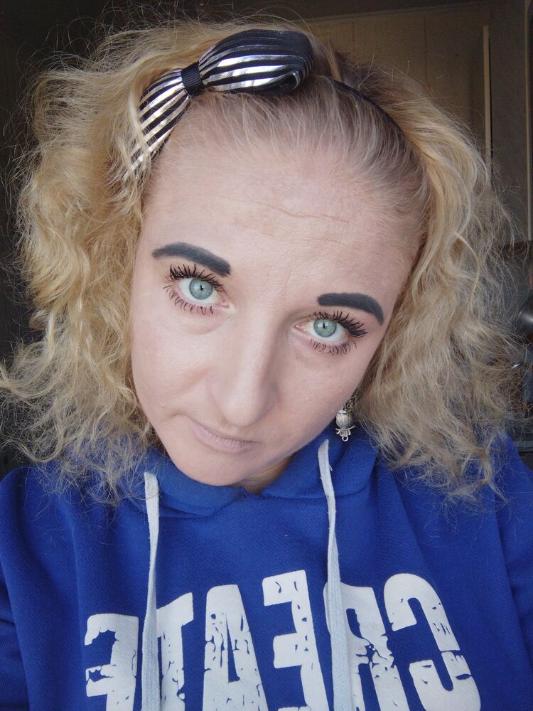  24008503  , 32 ,    
