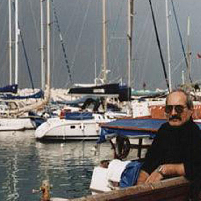  19621783  Ilya, 62 ,    