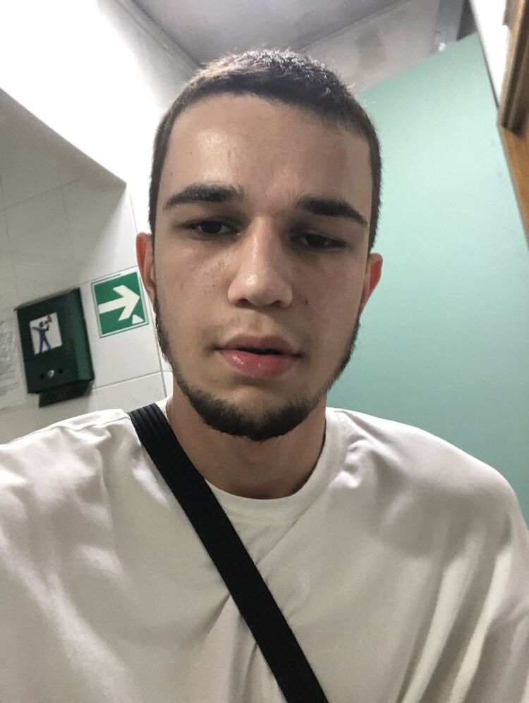  49525303  , 31 ,    