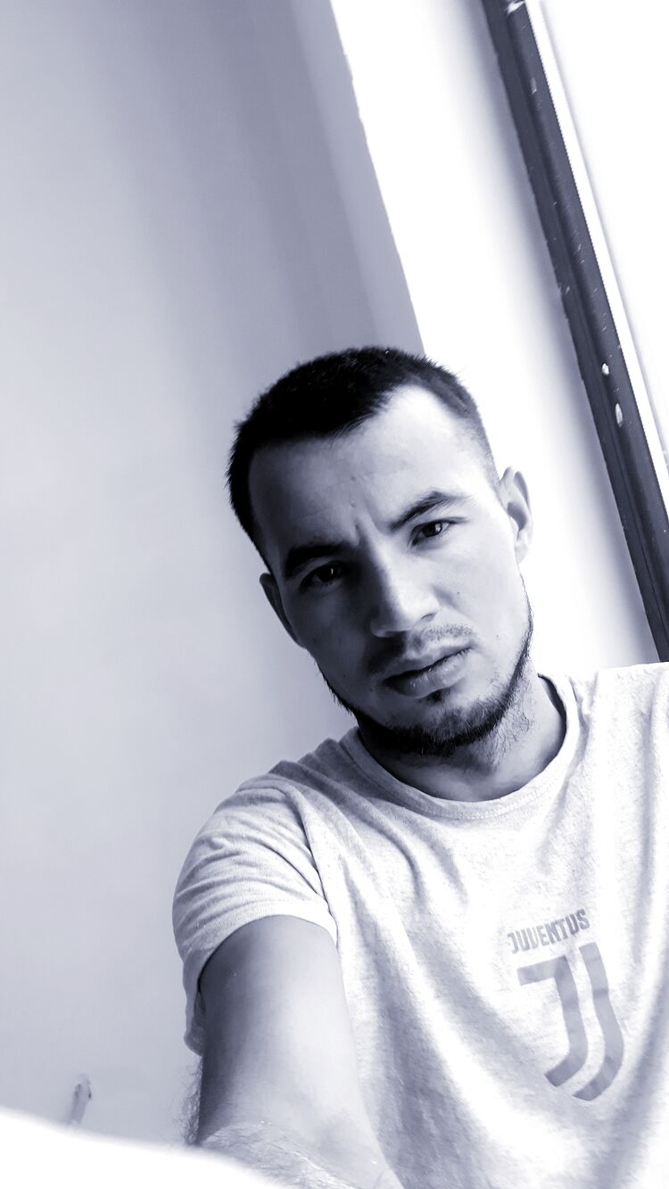 32490633  Jurat, 31 ,    -