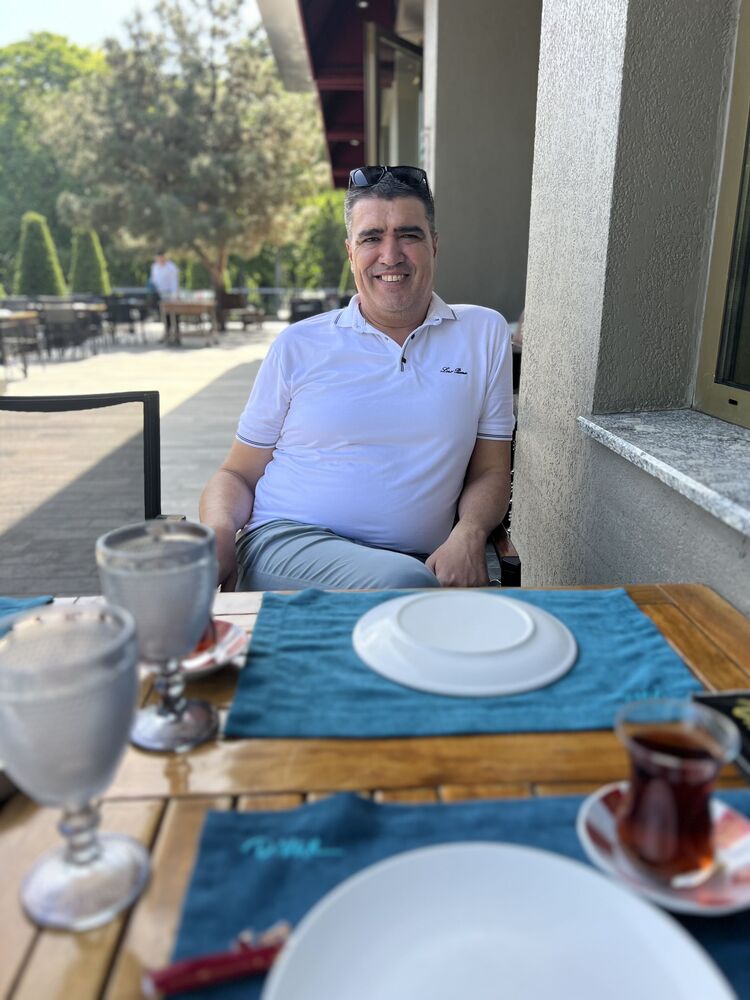  34979213  Hakan, 47 ,    