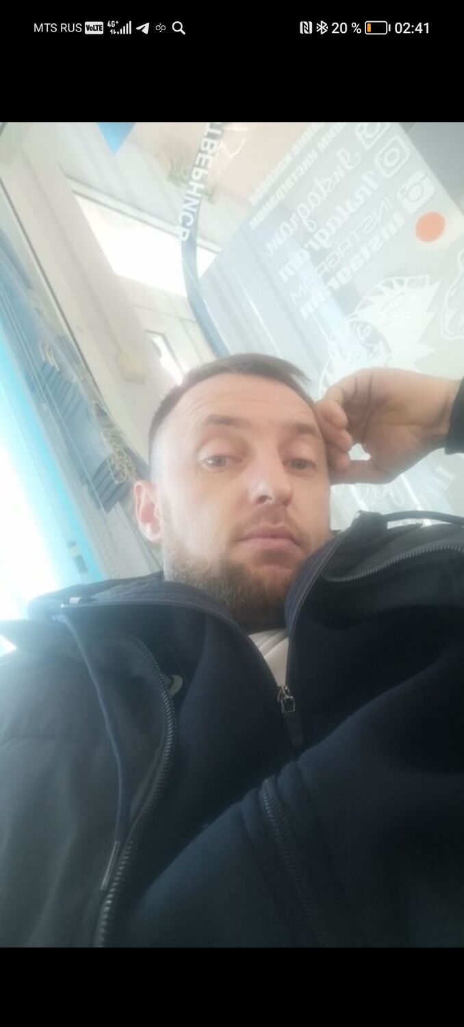  ,   Viktor, 36 ,   ,   