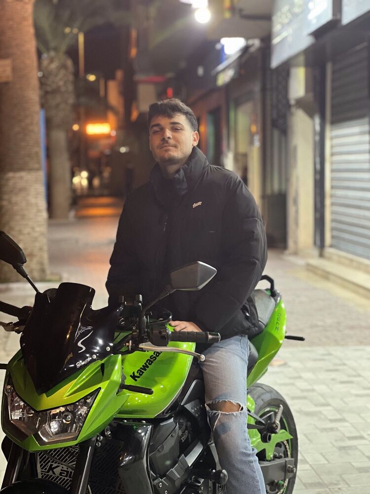  ,   Kacem, 24 ,   ,   , c 