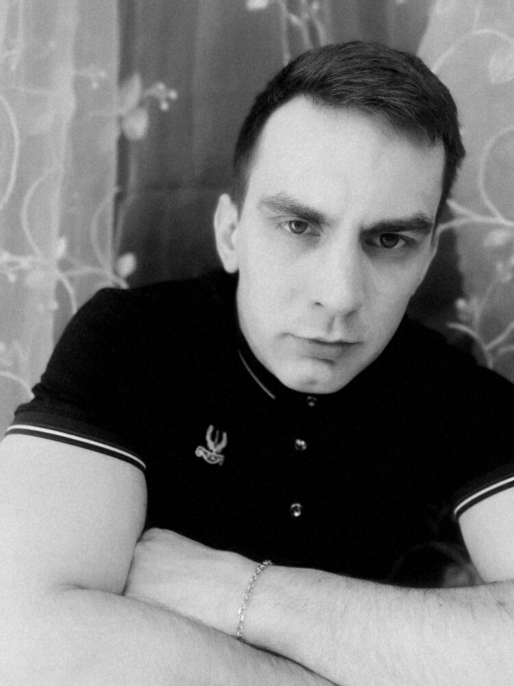  31019363  Nikolay, 34 ,    