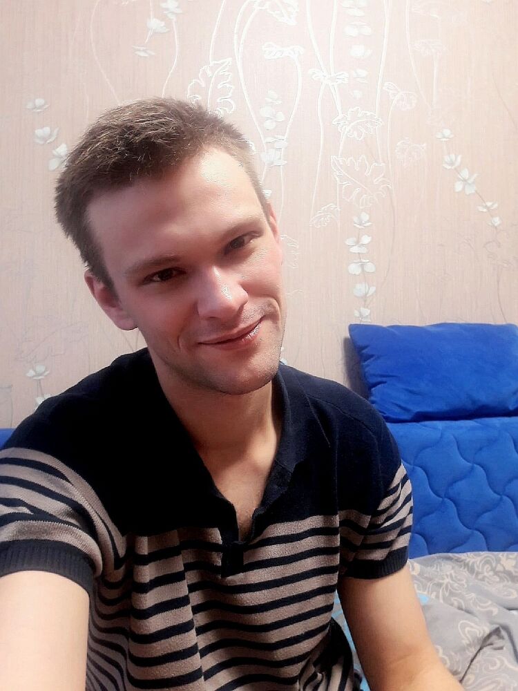  33695143  Eduard, 28 ,    