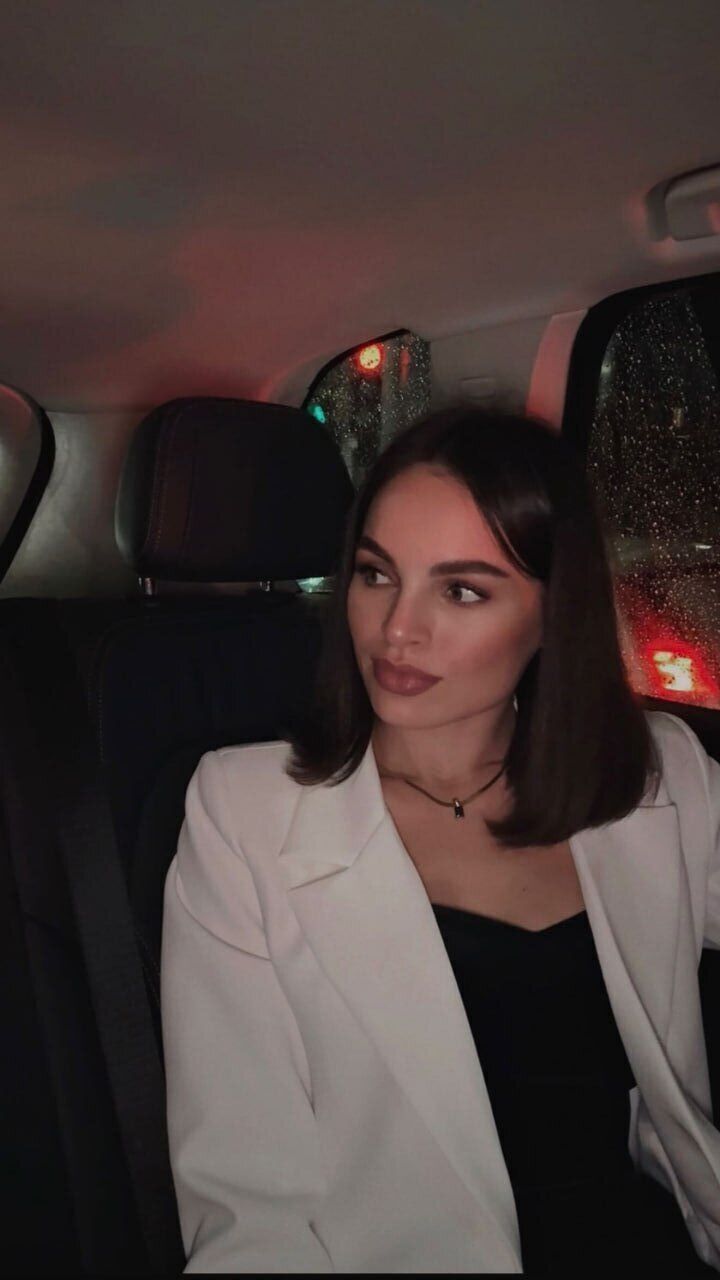  52828993  Julia, 30 ,    