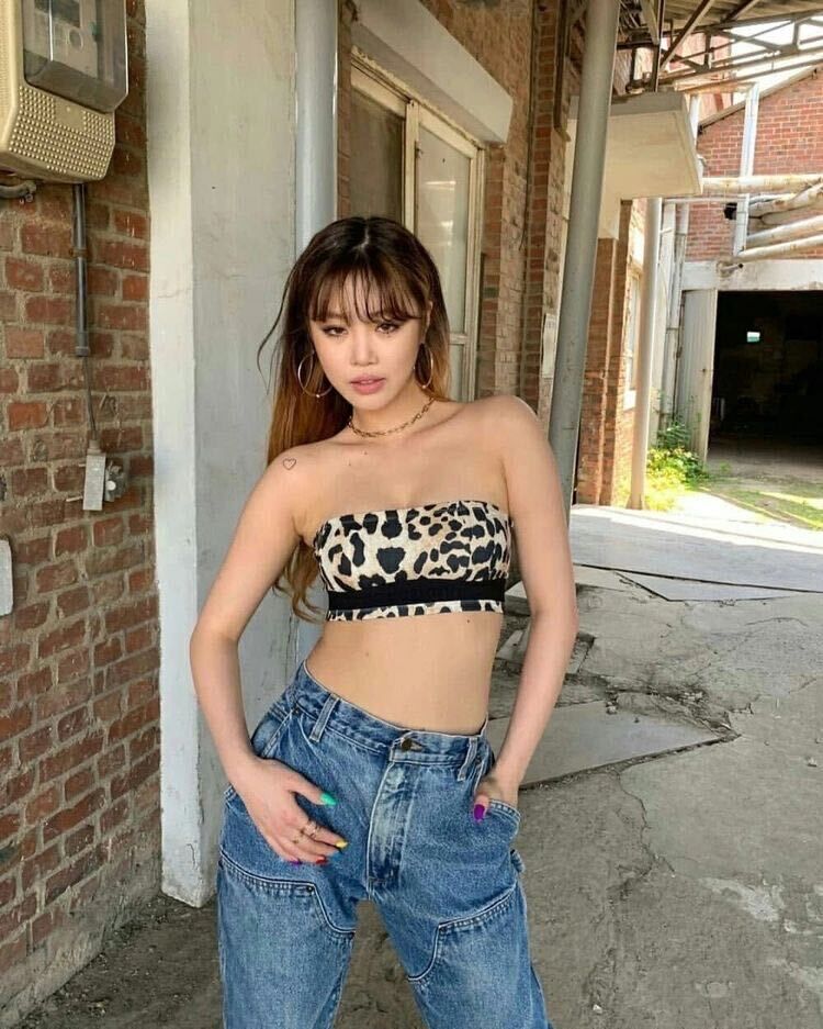  36102603  Soojin, 26 ,    