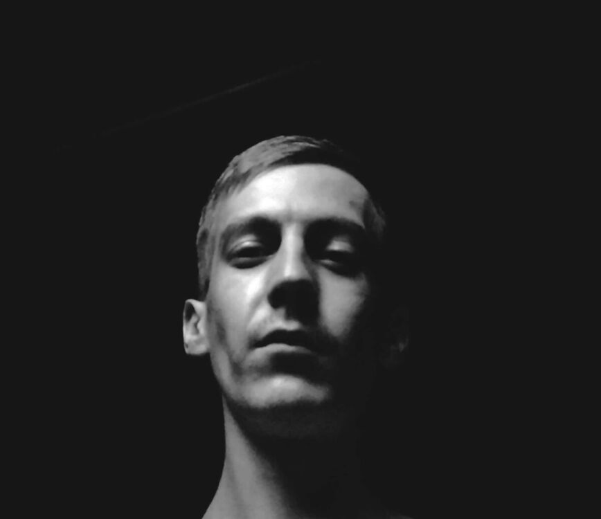  20572403  Redzimo, 36 ,    