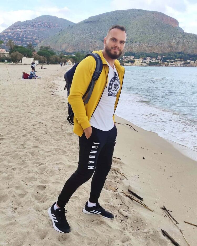  50092323  , 38 ,    -