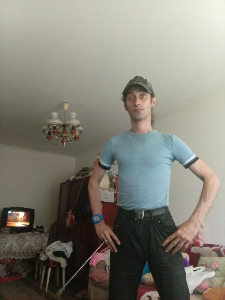  51977243  , 33 ,    