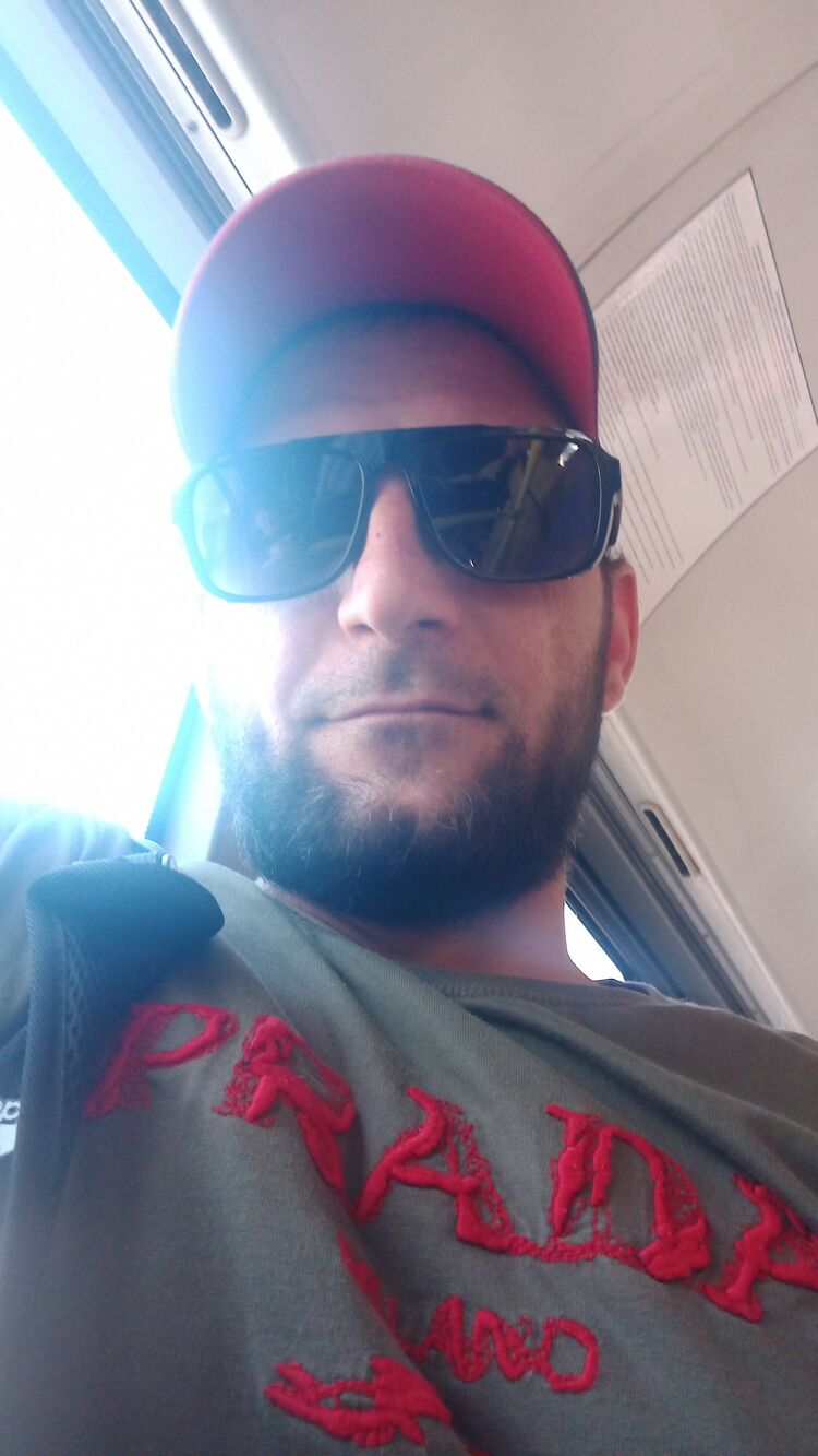  45848983  , 37 ,    