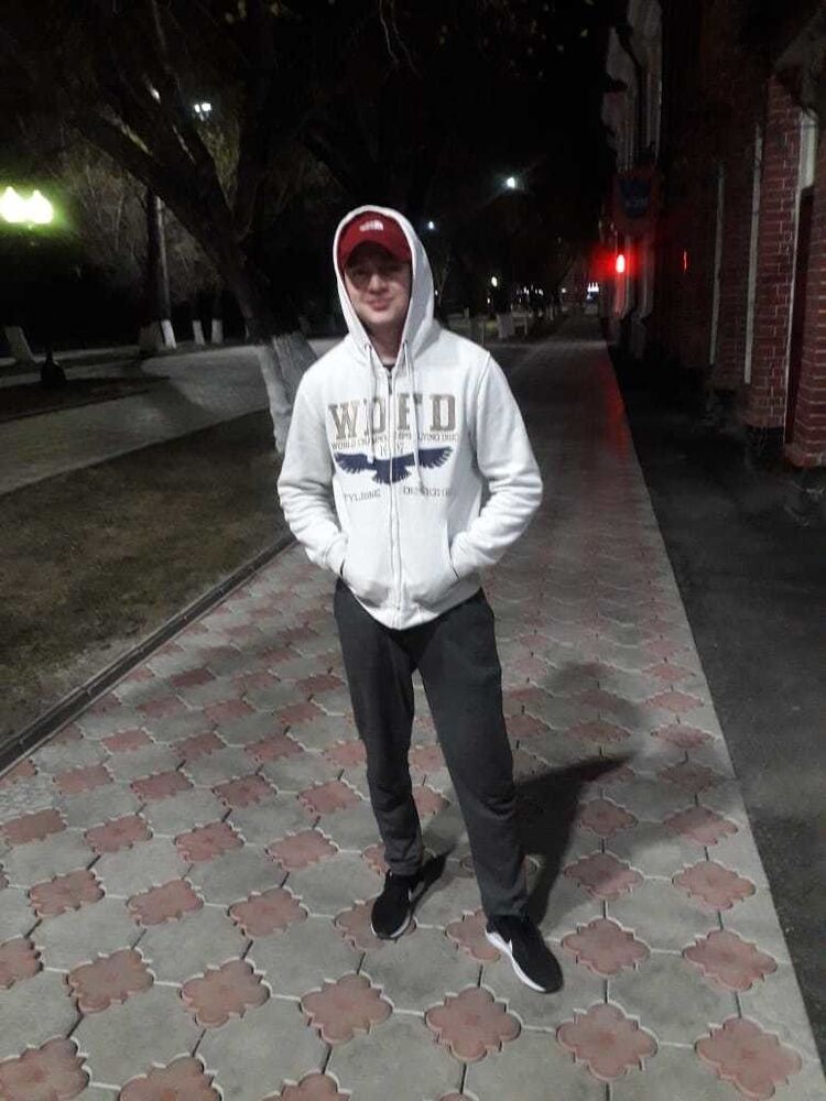 18247093  Ibragim, 28 ,    