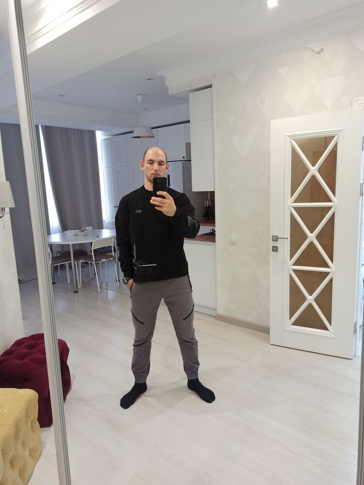  26943363  Sergei, 34 ,    