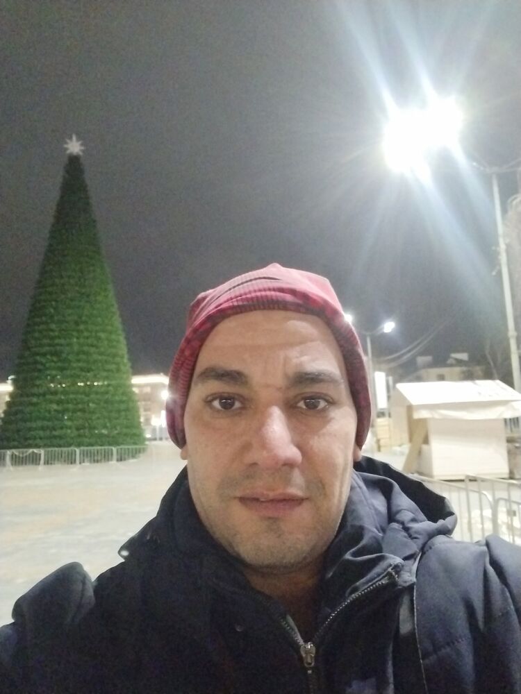  39389253  Ahmad, 44 ,    