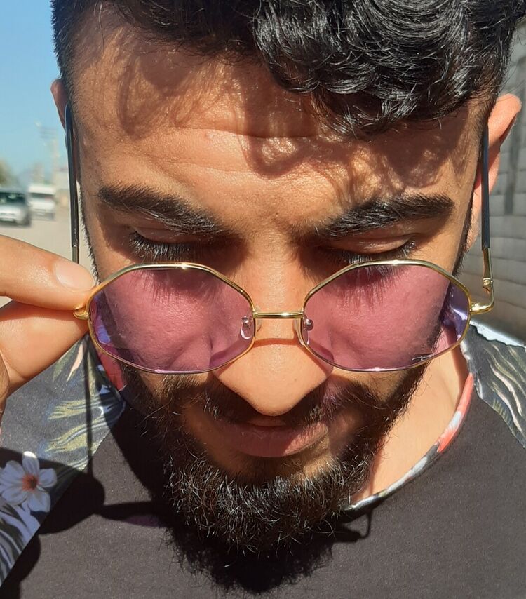  Esenyurt,   Hakan, 26 ,   ,   , c 