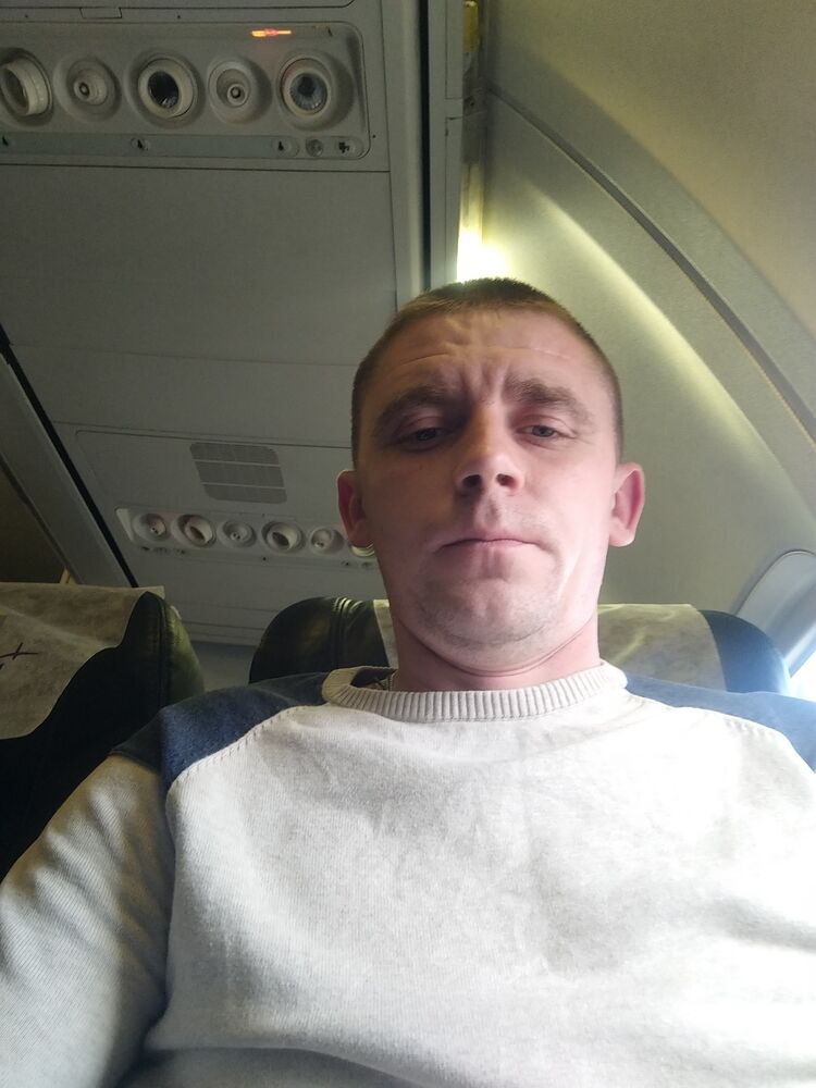 47432663  Grigory, 31 ,    