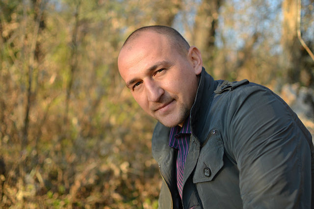  ,   Dorin, 37 ,   ,   , c 