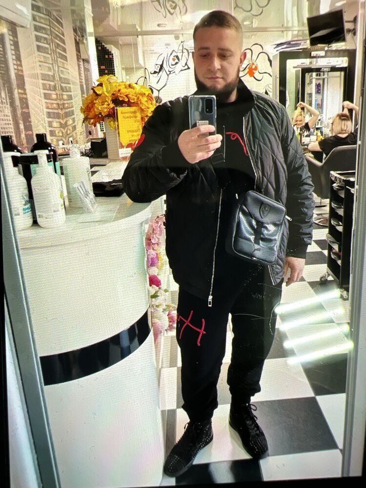  30947813  Filipp, 33 ,    