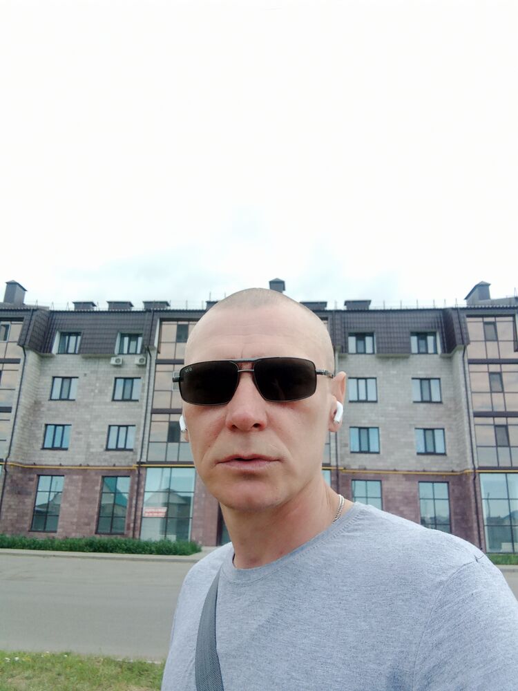  ,   Sergei, 38 ,   ,   