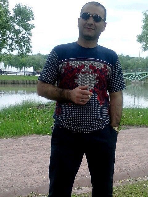  37851963  Artur, 42 ,    