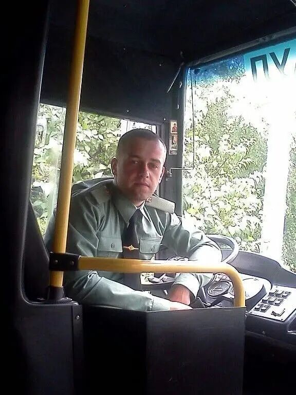  28273153  , 33 ,    