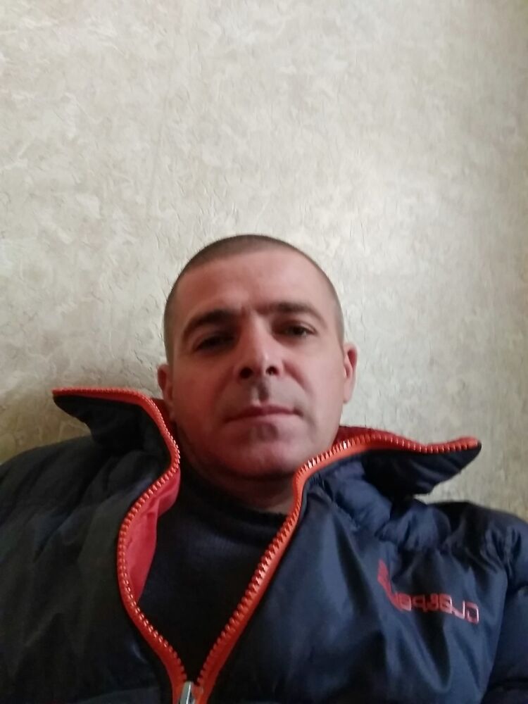  18296833  , 43 ,    