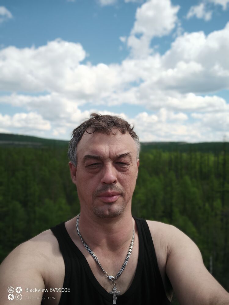  44258573  Maks, 50 ,    