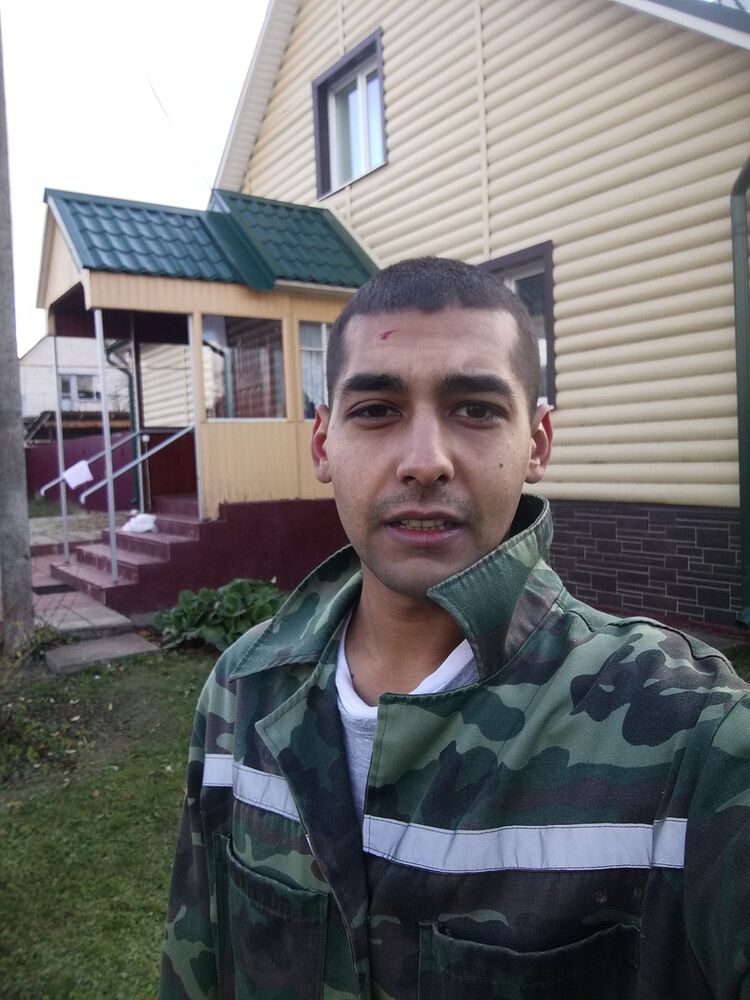  ,   Artur, 27 ,   ,   , c 