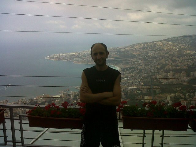  22811813  Aram, 46 ,    