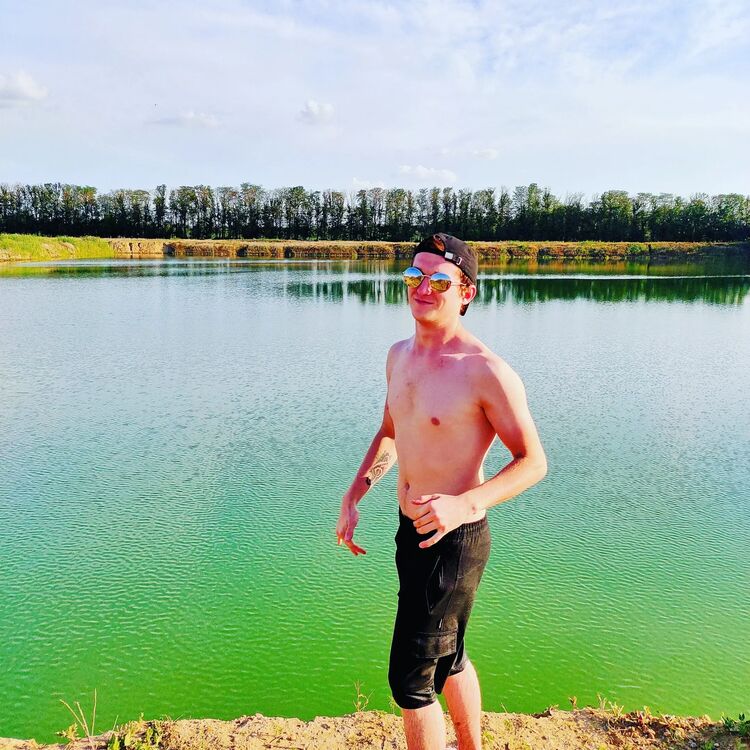  51481843  Alexey, 24 ,    