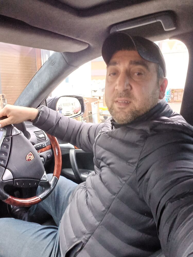  28310423  Anar, 42 ,    