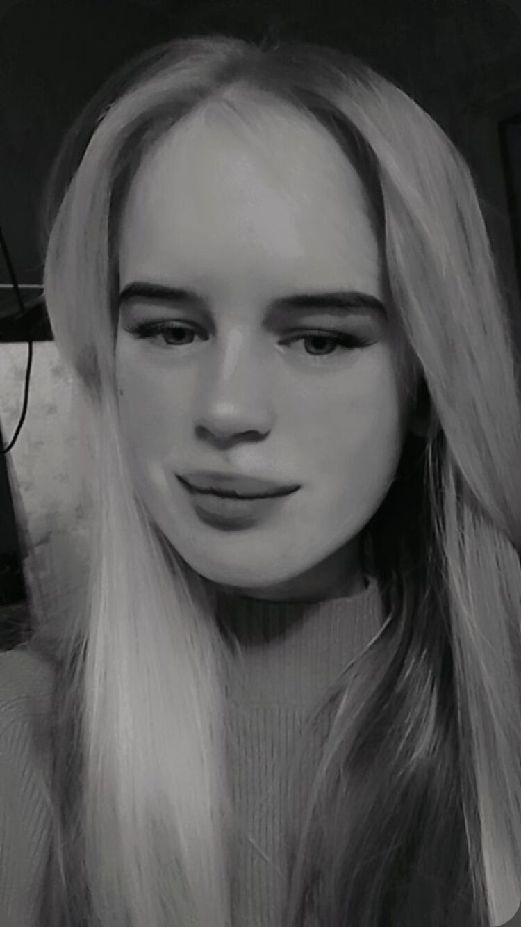  44031883  Kristina, 20 ,    