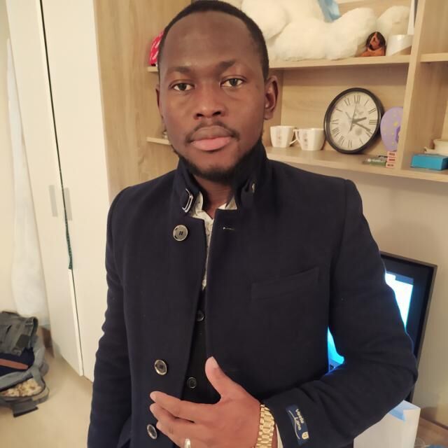  23495023  John McCain, 30 ,    