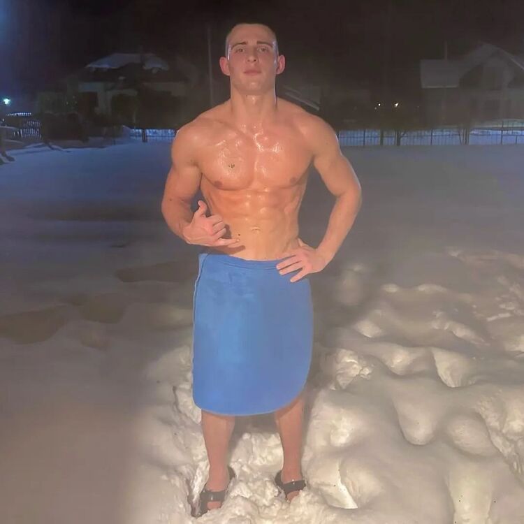  44358223  , 23 ,    -