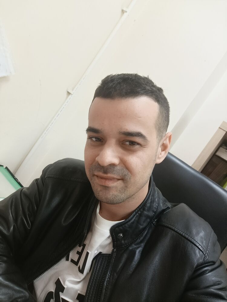  47861663  Anton, 32 ,    --
