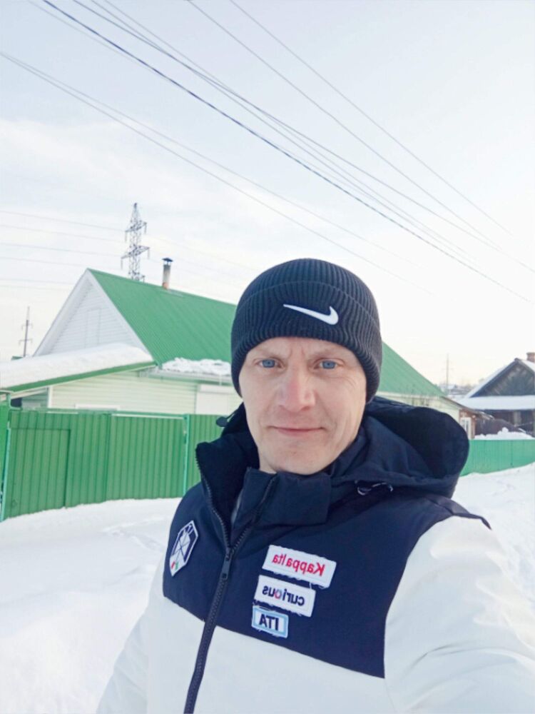  50075193  Konstantin, 40 ,    