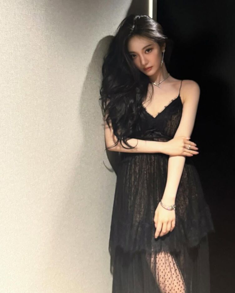 ���������� ������, ���� ������� Amina, 19 ���, ������������ ��� ������, ����� � ���������