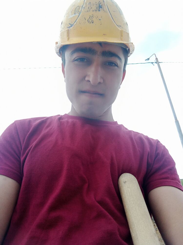  27537813  Akmal, 25 ,    