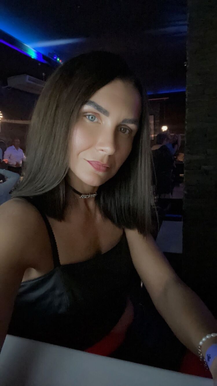  37415193  Lesia, 39 ,    