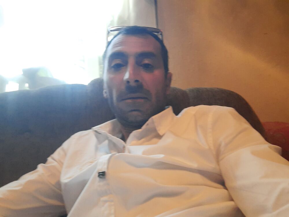  51056943  Arsen, 46 ,    