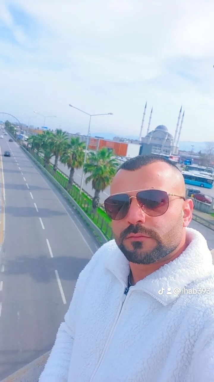  42003893  Ihab Fanous, 28 ,    