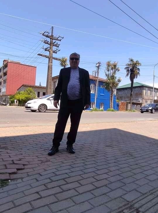  27533883  Levani, 45 ,    