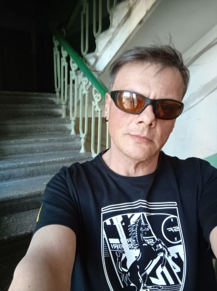  ,   Nikls , 44 ,     , c 