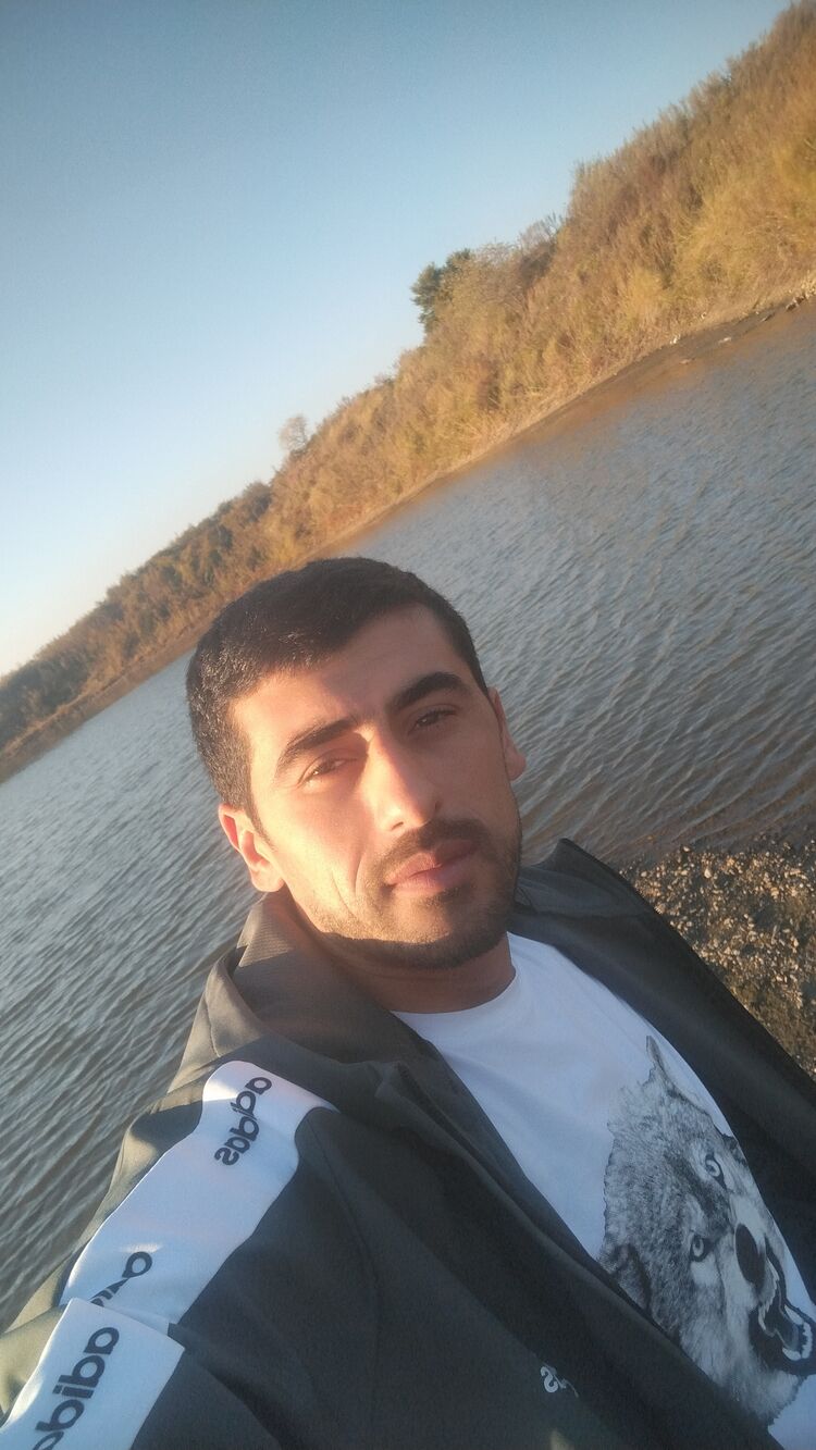  46731883  , 35 ,    