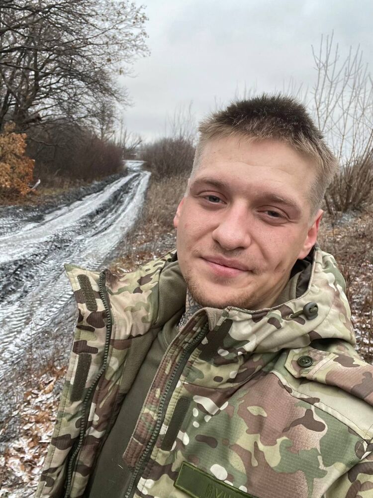  ,   Chucky, 23 ,   ,   