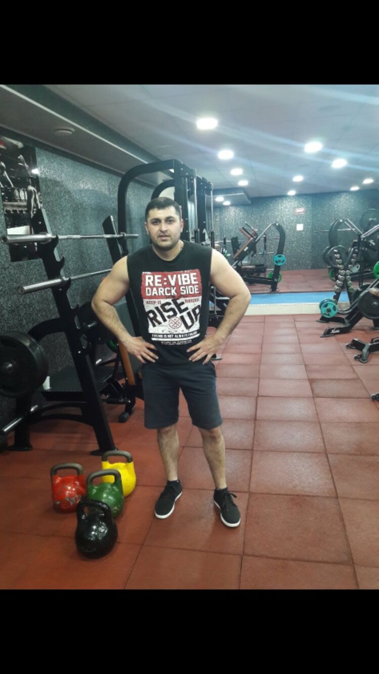  49588473  , 40 ,    