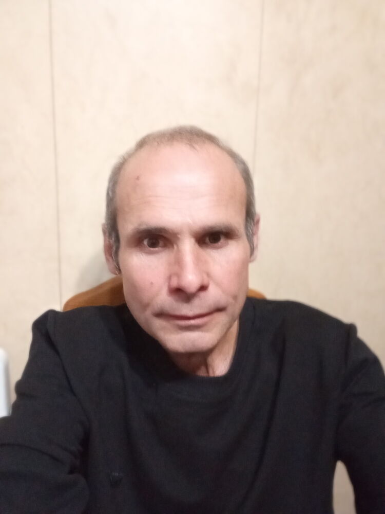  37577713  , 52 ,    
